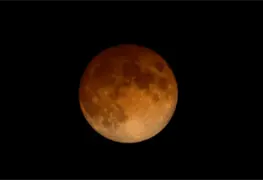 El cielo regal&oacute; una Luna de Sangre