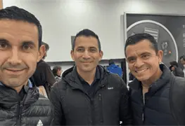 Terna de &aacute;rbitros mexicanos varada en Medio Oriente retorna a su hogar