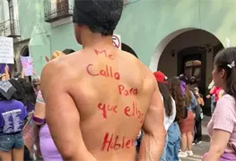 Confrontaci&oacute;n por deuda alimentaria en marcha del 8M en Tlaxcala