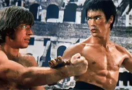 Chuck Norris y Bruce Lee: el duelo que marc&oacute; generaciones