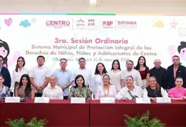 Yolanda Osuna firma compromiso contra violencia infantil en Centro
