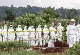 Exhumados 33 cuerpos de fosa com&uacute;n en Kenia