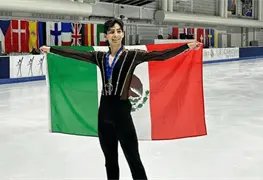 Donovan Carrillo brilla en Praga