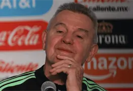 Javier Aguirre eval&uacute;a lesionados para definir once titular