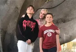 Britney Spears muestra su lado m&aacute;s familiar con Jayden