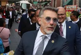 Sergio Mayer cuestionado por falta de precisi&oacute;n en su formaci&oacute;n acad&eacute;mica