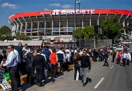 Cr&iacute;ticas en redes por los costos en el estadio Azteca