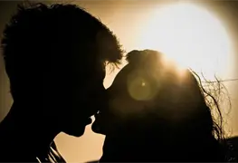 El significado profundo del D&iacute;a Internacional del Beso