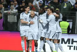 Italia se aferra al &uacute;ltimo boleto