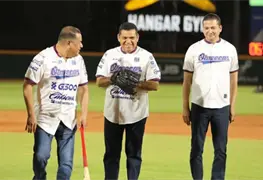 Afici&oacute;n de los Olmecas celebra el inicio de la temporada de b&eacute;isbol en Tabasco