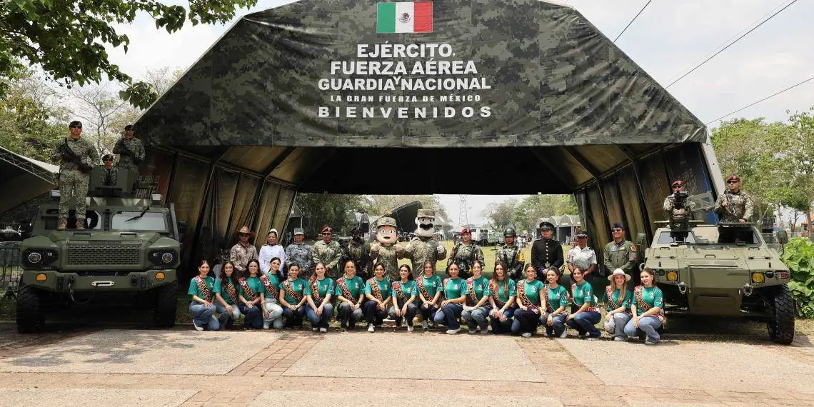Embajadoras Flor Tabasco 2026 se impresionan en exposición militar Embajadoras Flor Tabasco 2026 se impresionan en exposición militar
