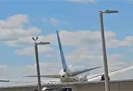 Boeing 767-400 de United Airlines colisiona en Newark