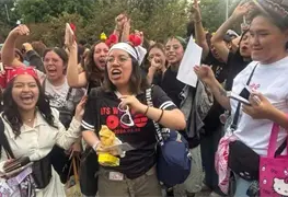Fans de BTS se re&uacute;nen en Estadio GNP antes de su concierto en CDMX