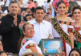 Gran presentaci&oacute;n folcl&oacute;rica en la Feria Tabasco 2026