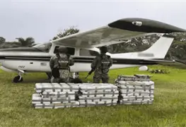 Operativo militar intercepta avioneta con coca&iacute;na