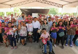 Desarrollo rural en Centro Tabasco: Javier May entrega viviendas