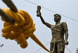 India retirar&iacute;a estatua gigante de Messi