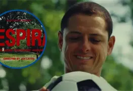 Chicharito Hern&aacute;ndez combina futbol y cine en su nuevo proyecto