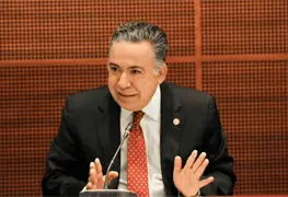 De la licencia al Senado en menos de 24 horas