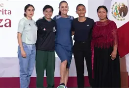 Claudia Sheinbaum llama a promover la inclusi&oacute;n en el futbol mexicano