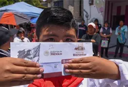 Apoyos a adultos mayores y j&oacute;venes a trav&eacute;s de programas sociales en M&eacute;xico