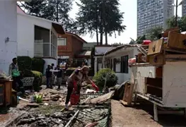 Colapso de muro de contenci&oacute;n en San Pedro Cuajimalpa deja familias en incertidumbre