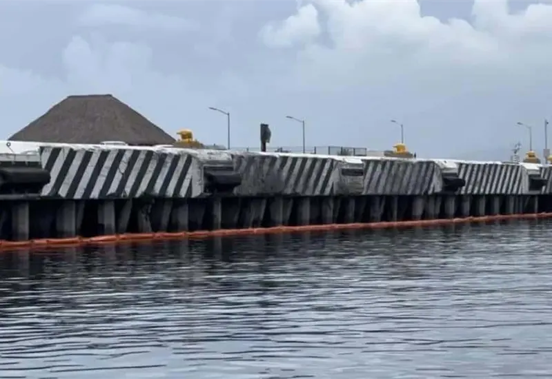 Personal naval en Manzanillo act&uacute;a contra derrame de hidrocarburo