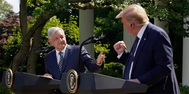 Rodean a Trump manipuladores