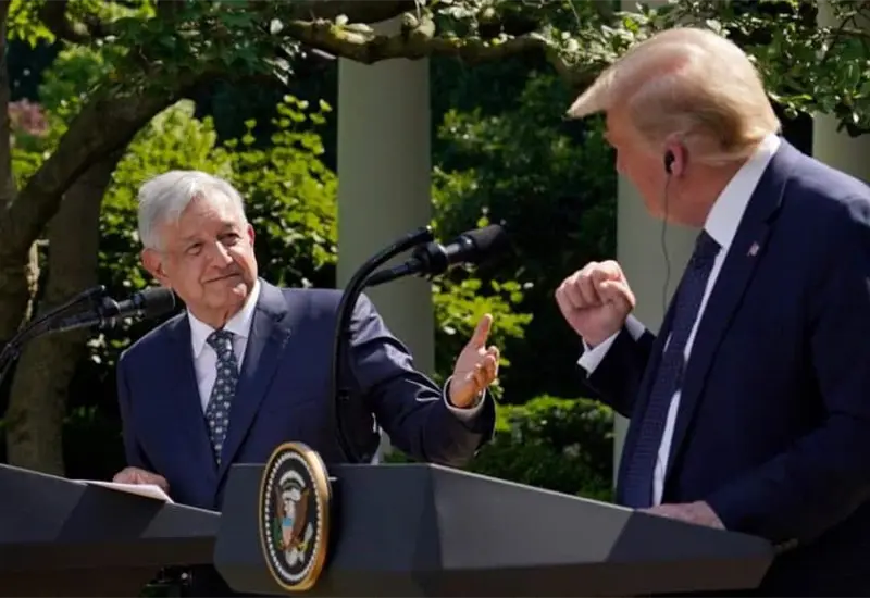 Rodean a Trump manipuladores