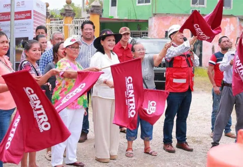 Yolanda Osuna promueve seguridad con iluminaci&oacute;n en comunidades