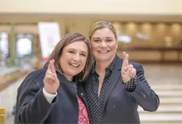 Con la misma piedra