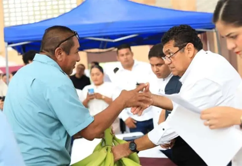 Campesino agradece apoyo del Gobernador Javier May Rodr&iacute;guez