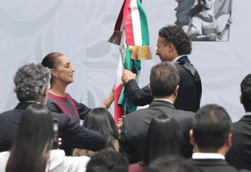 Claudia Sheinbaum abandera a Selecci&oacute;n Mexicana para Mundial 2026