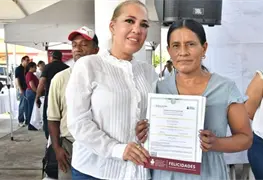 Emotivo logro: Certificados de Primaria y Secundaria para dos mujeres