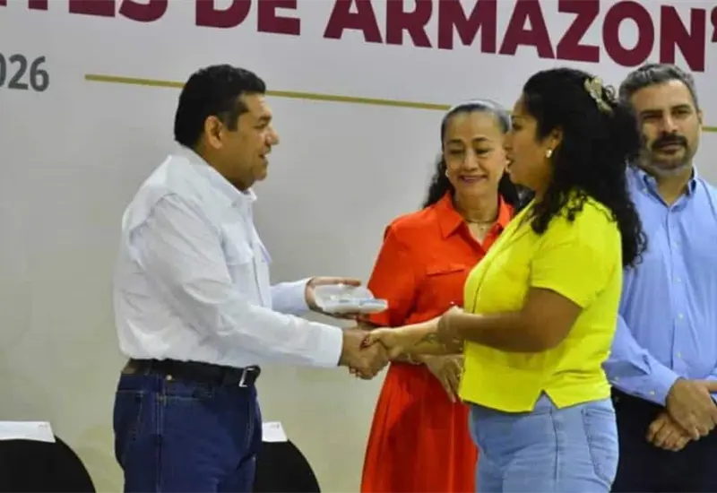 Entrega de 981 apoyos funcionales en Tabasco