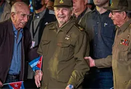 Ra&uacute;l Castro se une al tributo a Ramiro Vald&eacute;s Men&eacute;ndez en La Habana