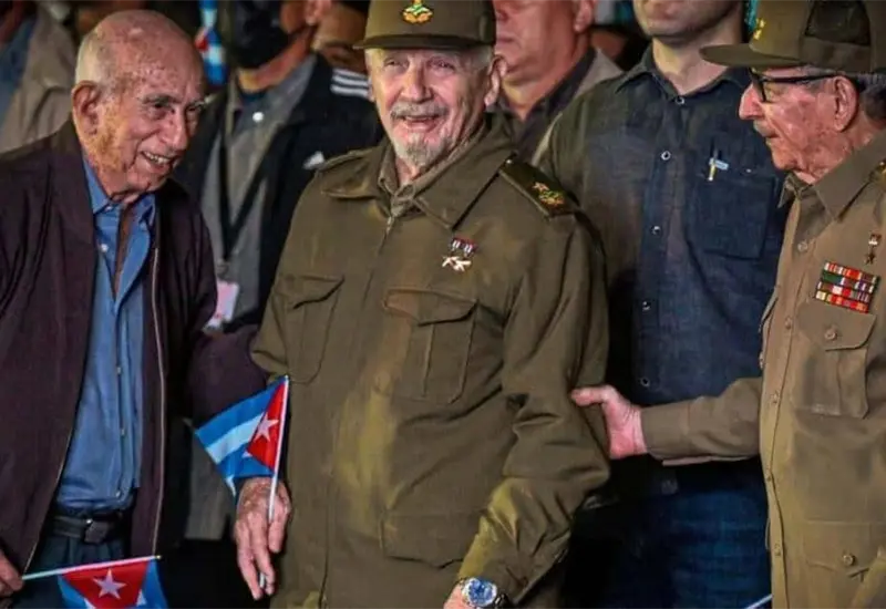 Ra&uacute;l Castro se une al tributo a Ramiro Vald&eacute;s Men&eacute;ndez en La Habana