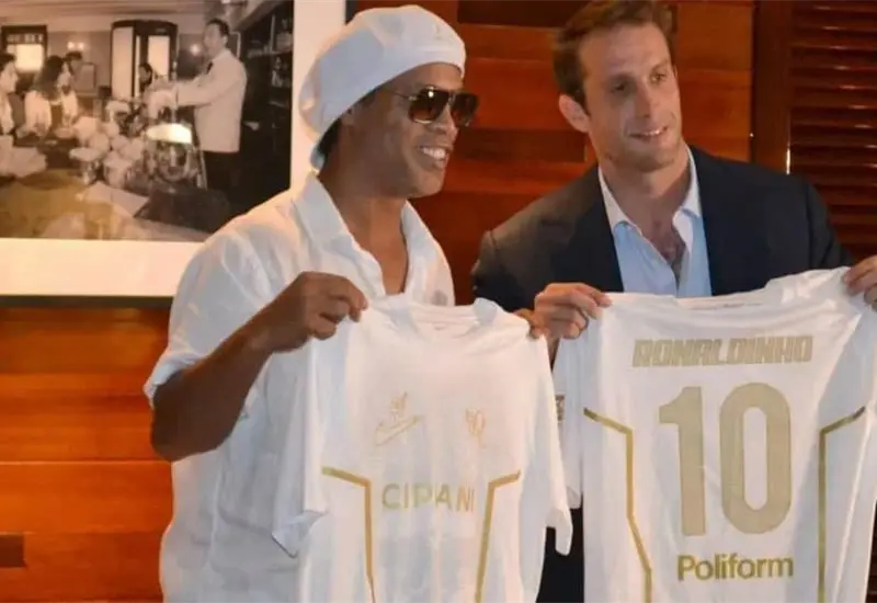 Ronaldinho Ga&uacute;cho regresa al futbol con el Ravenna FC de Italia