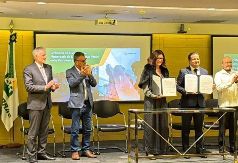 Pactan cooperaci&oacute;n Pemex y Petrobras