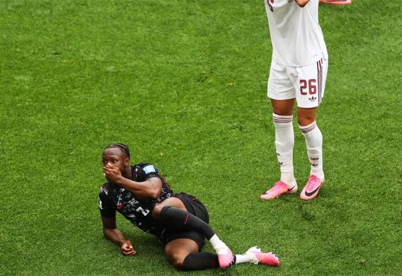 FIFA sanciona con 5 partidos a jugador catar&iacute; por fracturar pierna en Mundial