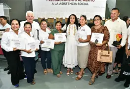 Ceremonia de Premios y Reconocimientos en el DIF Tabasco