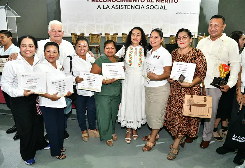 Ceremonia de Premios y Reconocimientos en el DIF Tabasco
