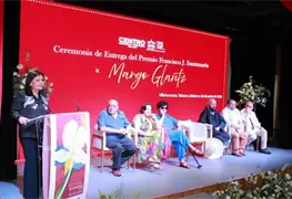 Reconocimiento a Margo Glantz con el Premio Francisco J. Santamar&iacute;a