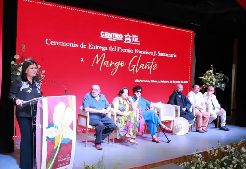 Reconocimiento a Margo Glantz con el Premio Francisco J. Santamar&iacute;a