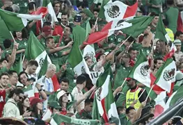 M&aacute;s all&aacute; de la cancha (I)
