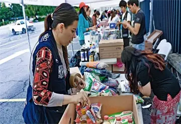 Vuelo solidario lleva medicamentos y alimentos a damnificados en Venezuela