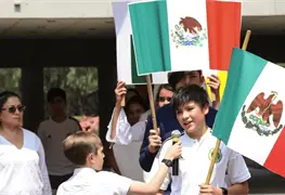 M&aacute;s all&aacute; de la cancha (II)