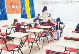 En riesgo maestros por baja matr&iacute;cula