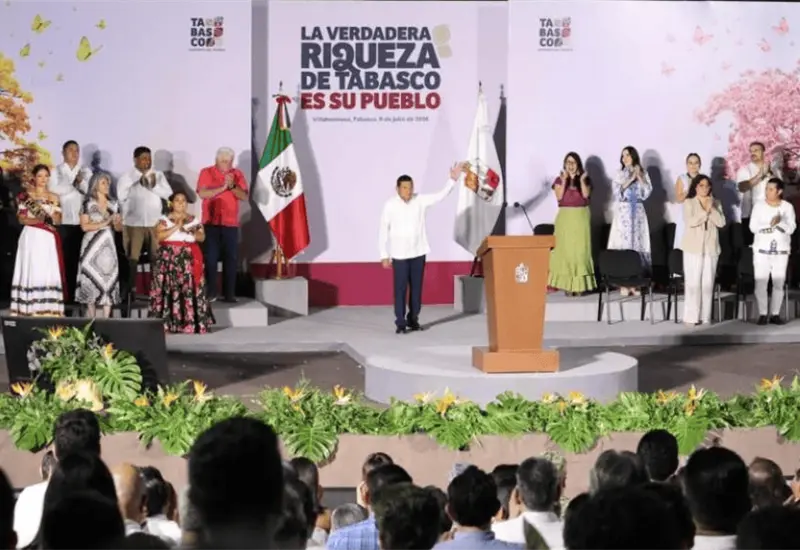 "Firmes, pilares de la transformaci&oacute;n"