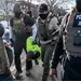 ICE suspende detenciones de veh&iacute;culos tras muerte de migrantes en operativos
